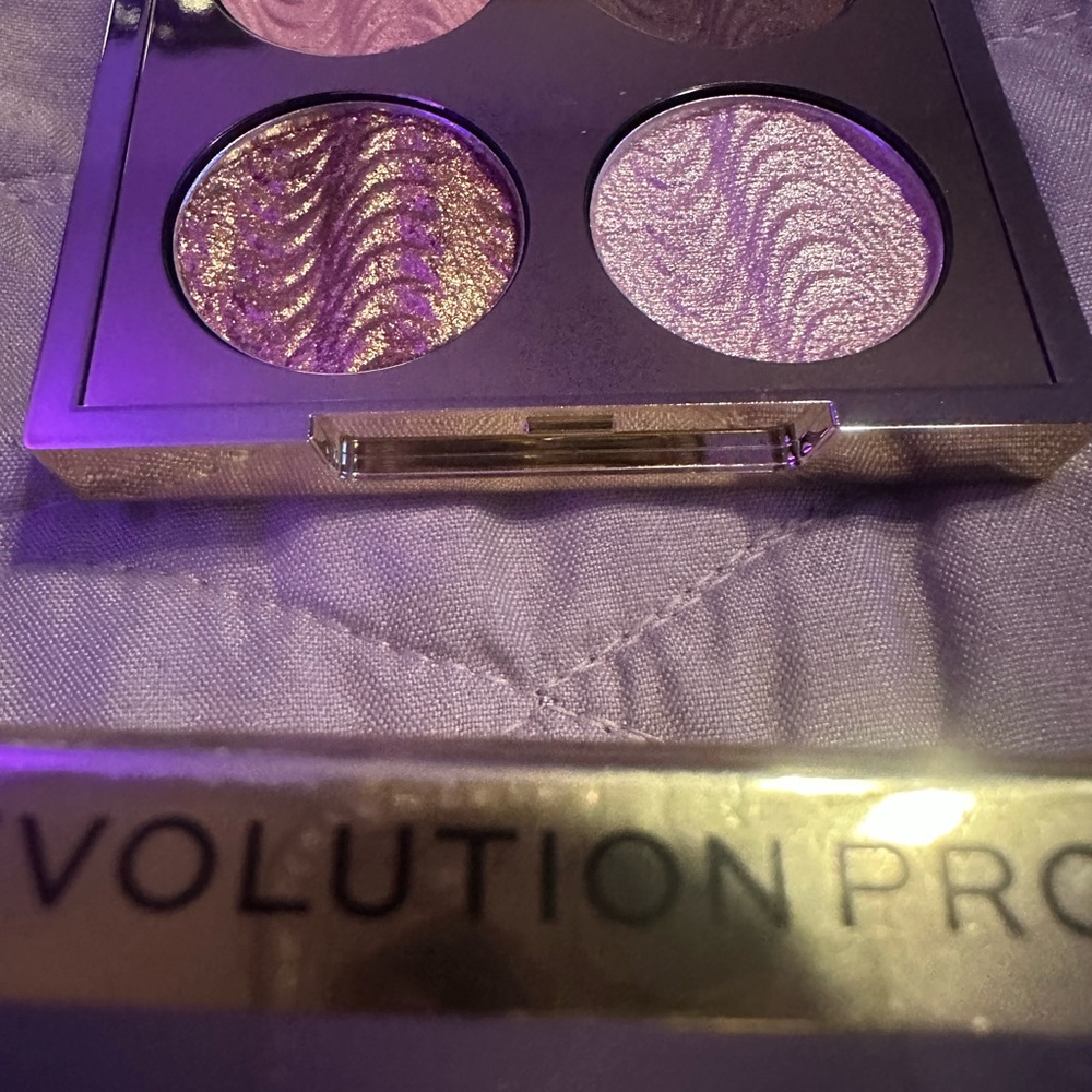 Revolution eyeshadow palette diamond and pearls
